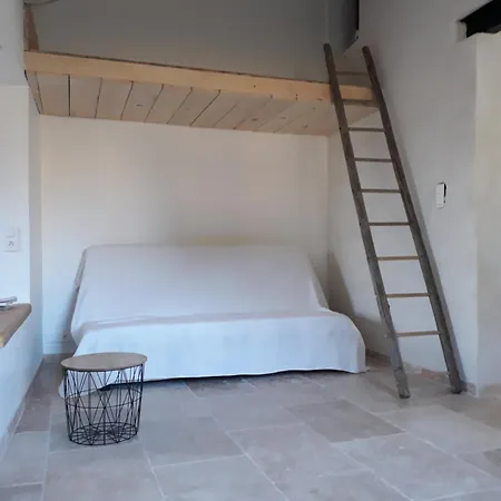 La Petite Maison Dans Les Vignes *